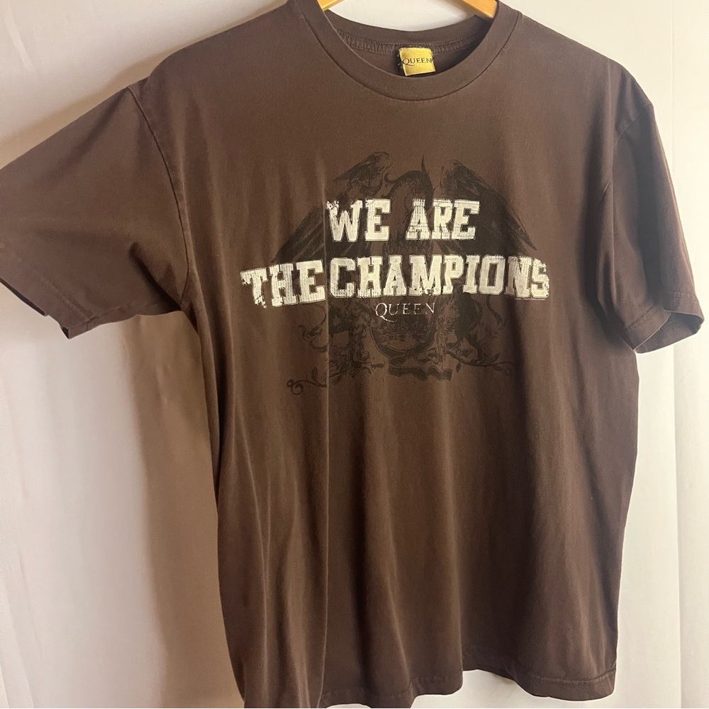 Queen Dark Brown Graphic Tee